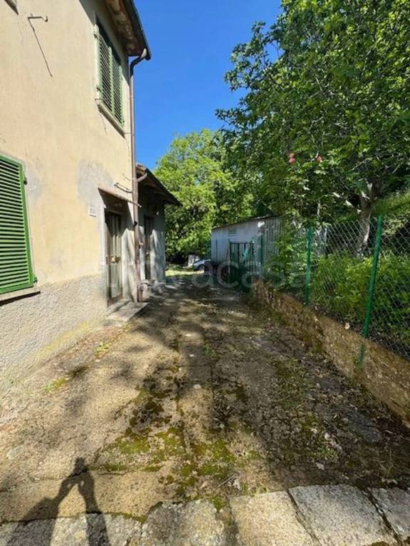 casa indipendente in vendita a Bibbiena in zona Serravalle