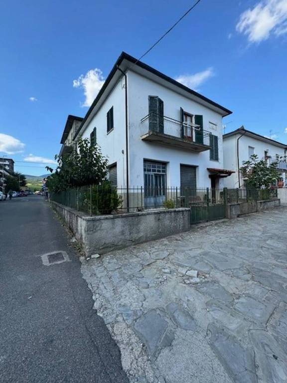 casa indipendente in vendita a Bibbiena in zona Soci