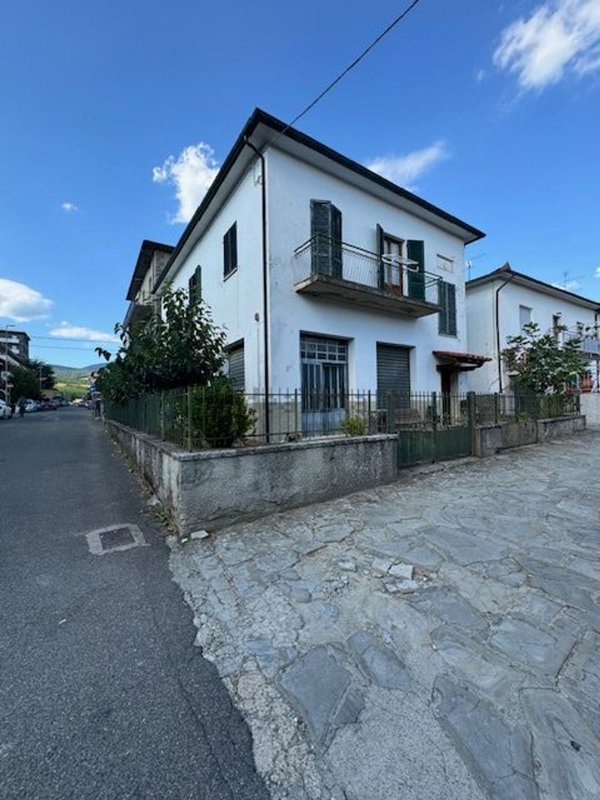 casa indipendente in vendita a Bibbiena in zona Soci