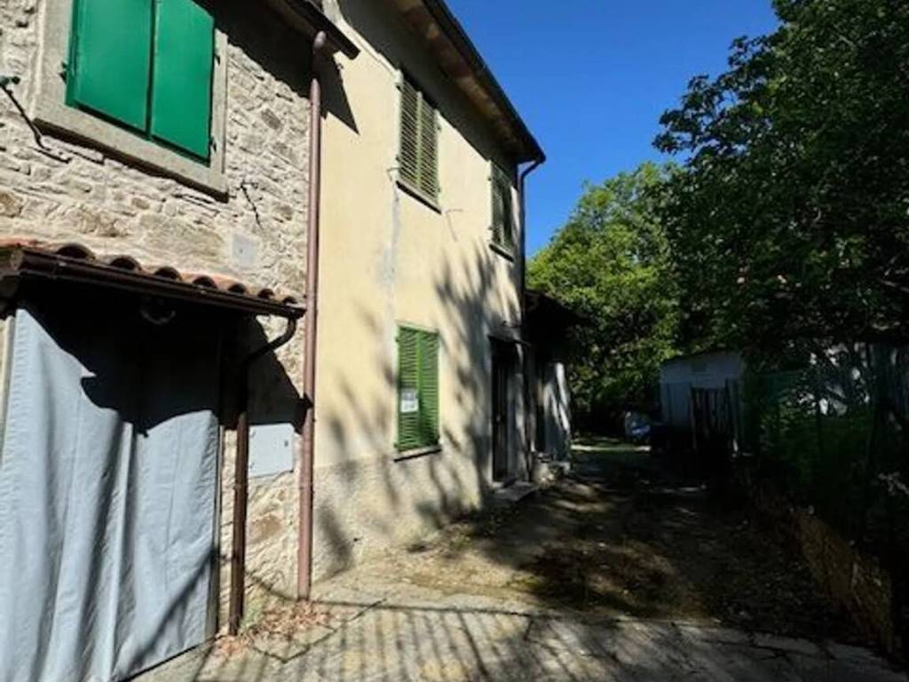 casa indipendente in vendita a Bibbiena in zona Serravalle