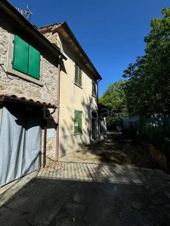 casa indipendente in vendita a Bibbiena in zona Serravalle