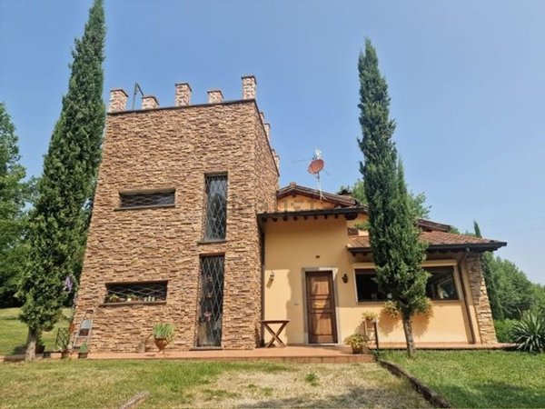 casa indipendente in vendita a Bibbiena in zona Soci