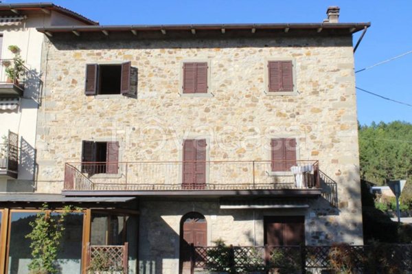 casa indipendente in vendita a Bibbiena in zona Banzena