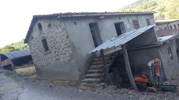 locale di sgombero in vendita a Bibbiena in zona Marciano