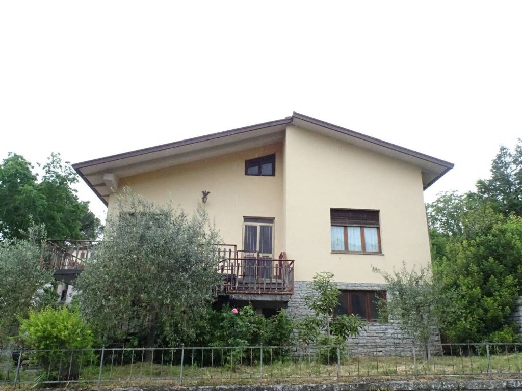 casa indipendente in vendita a Bibbiena in zona Partina