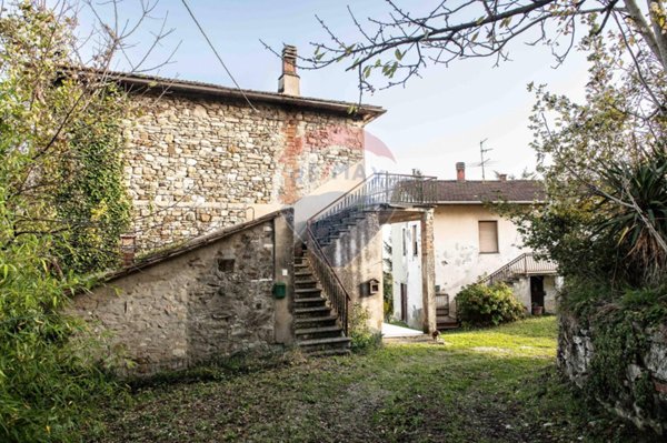 casa indipendente in vendita a Bibbiena in zona Pollino