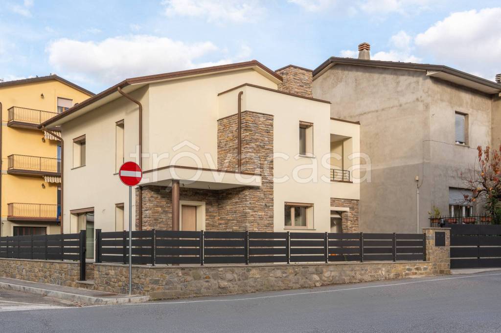 casa indipendente in vendita a Bibbiena in zona Soci