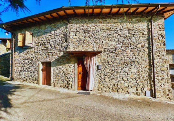 casa indipendente in vendita a Bibbiena in zona Poggiolo