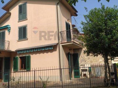 casa indipendente in vendita a Bibbiena in zona Terrossola