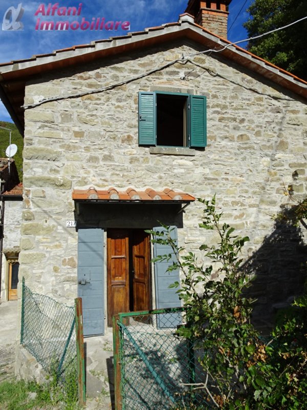 casa indipendente in vendita a Bibbiena in zona Serravalle