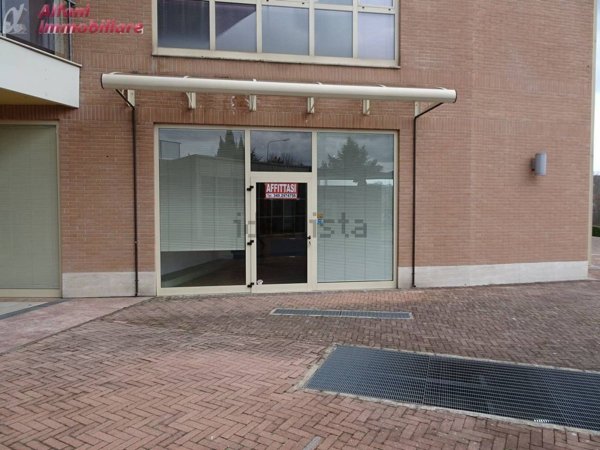 locale commerciale in vendita a Bibbiena