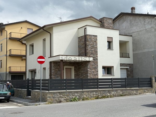 casa indipendente in vendita a Bibbiena