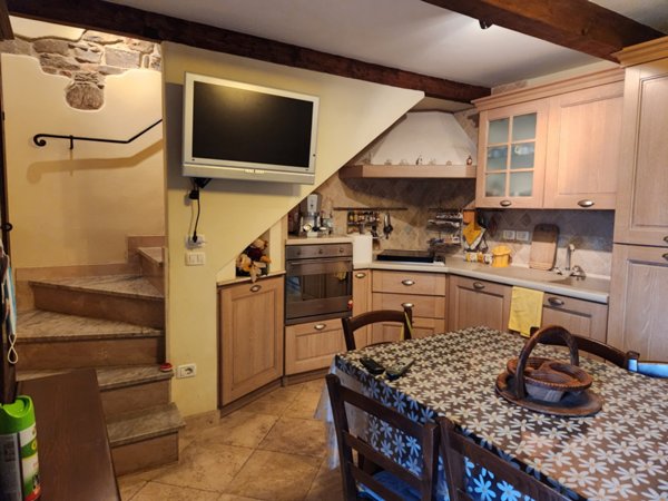 casa indipendente in vendita a Bibbiena in zona Banzena