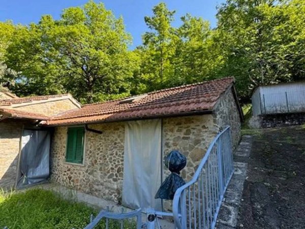 casa indipendente in vendita a Bibbiena in zona Serravalle