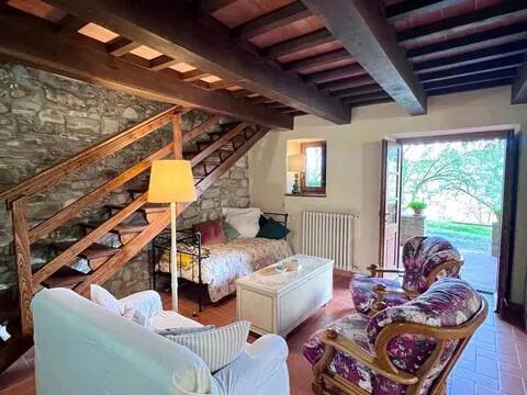 intera palazzina in vendita a Bibbiena in zona Banzena