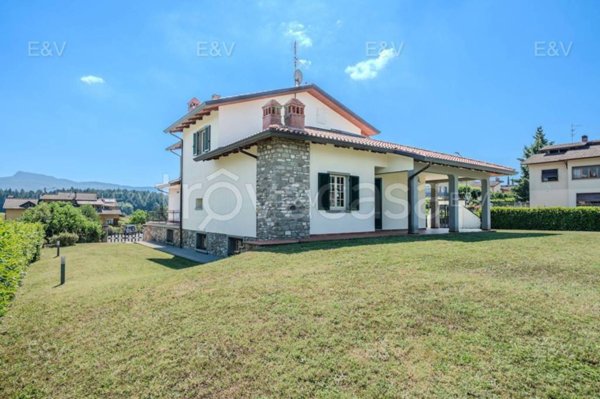 casa indipendente in vendita a Bibbiena in zona Santa Maria del Sasso