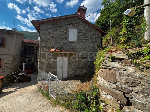 casa indipendente in vendita a Bibbiena in zona Serravalle