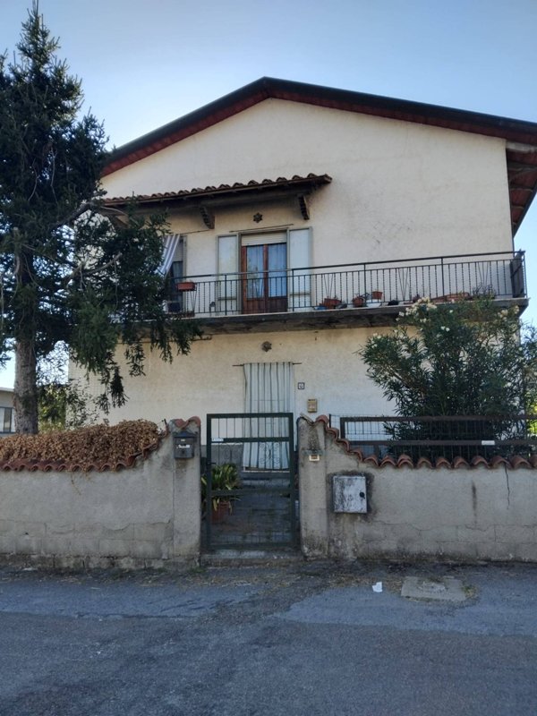 casa indipendente in vendita a Bibbiena in zona Soci