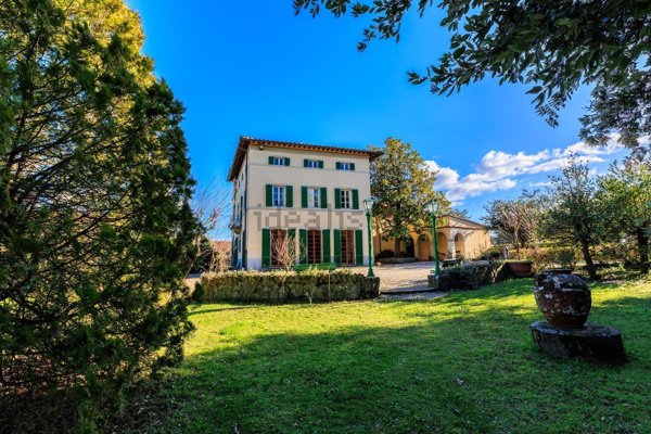 casa indipendente in vendita a Bucine
