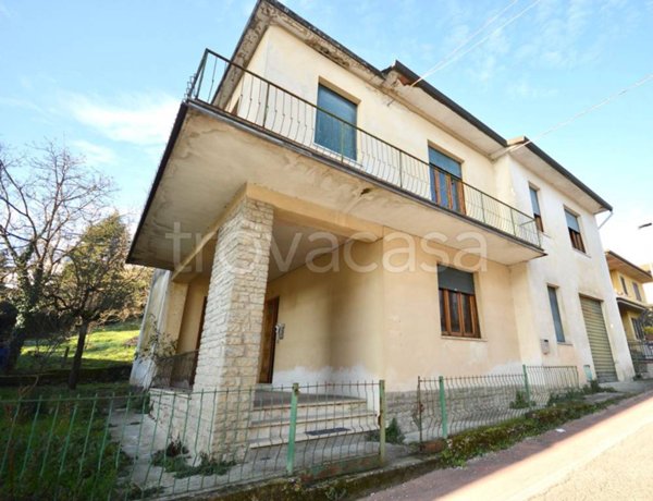 casa indipendente in vendita a Bucine