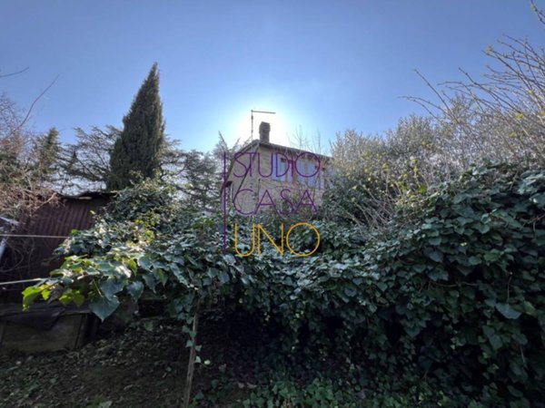 casa indipendente in vendita a Bucine in zona Ambra
