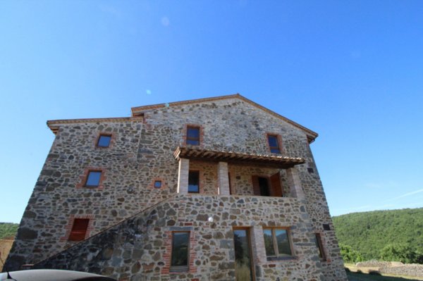 casa semindipendente in vendita a Bucine in zona Rapale