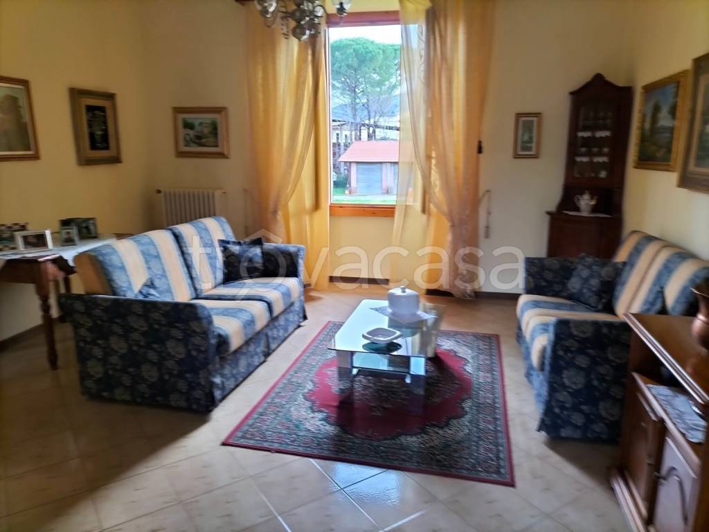 casa indipendente in vendita a Bucine in zona Badia Agnano