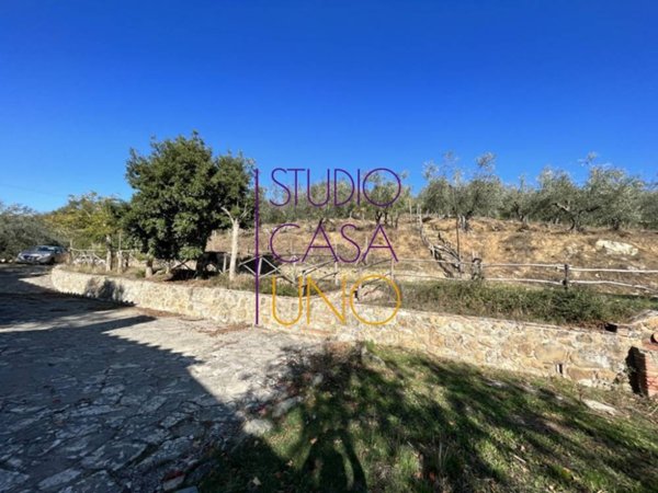 casa indipendente in vendita a Bucine in zona Ambra