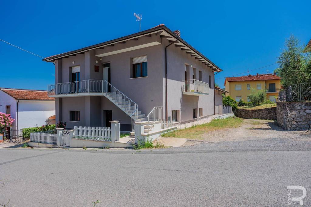casa indipendente in vendita a Bucine in zona Badia Agnano