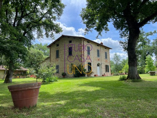 casa indipendente in vendita a Bucine