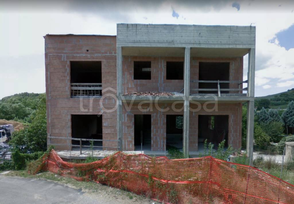 locale commerciale in vendita a Bucine