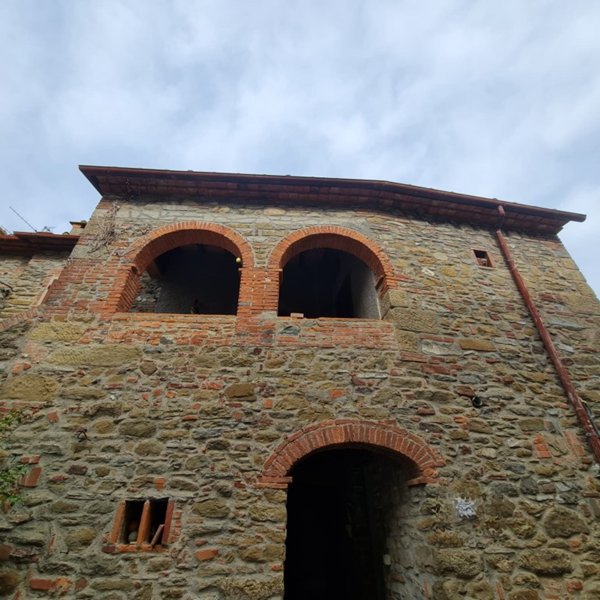 casa semindipendente in vendita a Bucine
