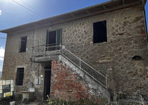 casa indipendente in vendita a Bucine in zona Ambra