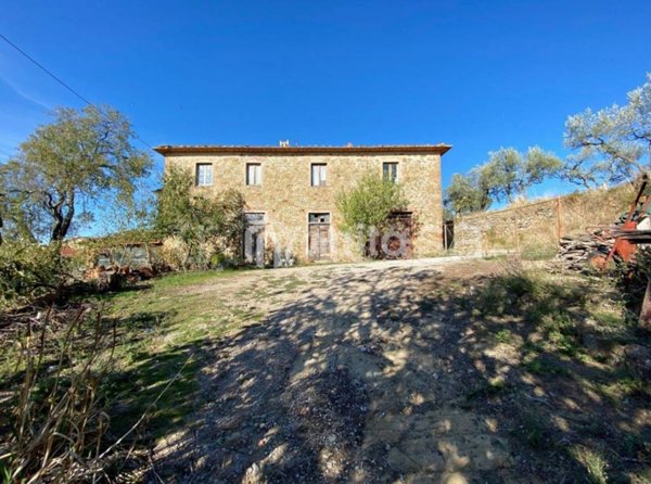 casa indipendente in vendita a Bucine in zona Capannole