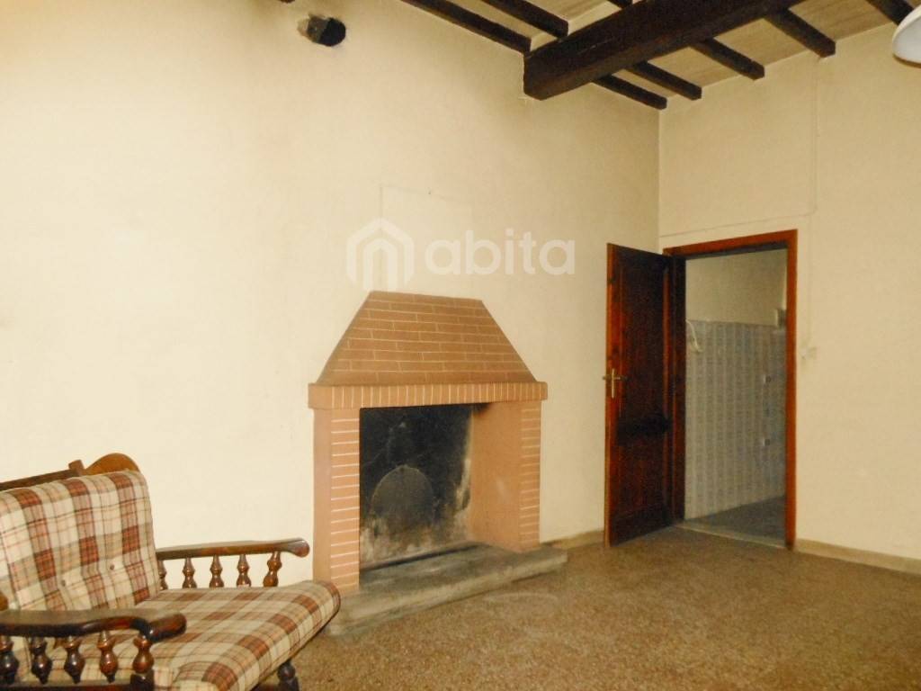 appartamento in vendita a Bucine in zona Ambra