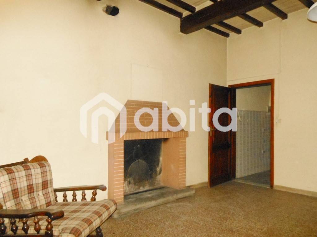 appartamento in vendita a Bucine in zona Ambra