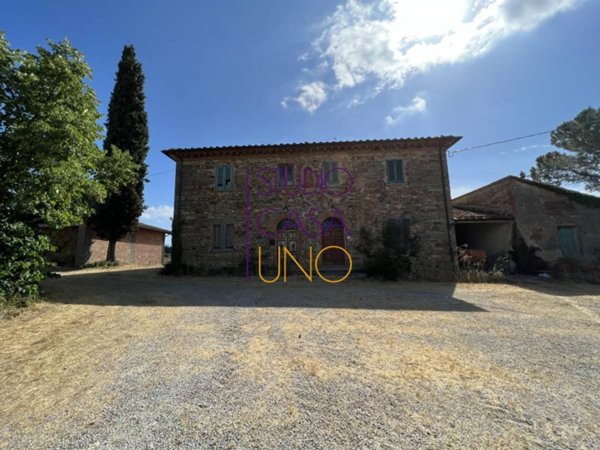 casa indipendente in vendita a Bucine in zona Ambra