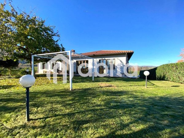 casa indipendente in vendita a Bucine