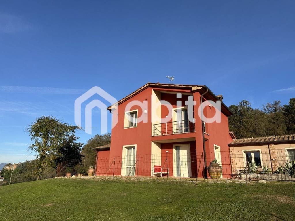casa indipendente in vendita a Bucine in zona Ambra