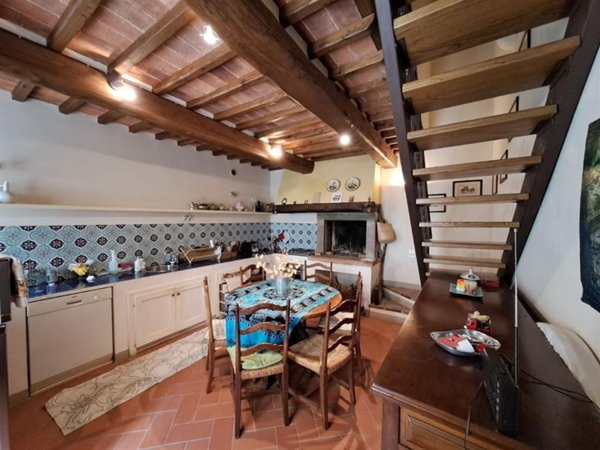 casa indipendente in vendita a Bucine in zona Pietraviva