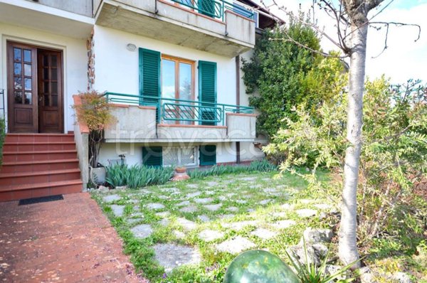 casa indipendente in vendita a Bucine