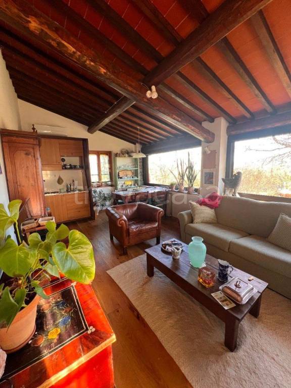 casa indipendente in vendita a Bucine