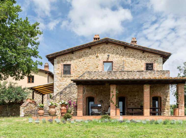 casa indipendente in vendita a Bucine in zona Ambra
