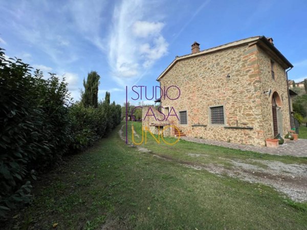 casa indipendente in vendita a Bucine in zona Ambra