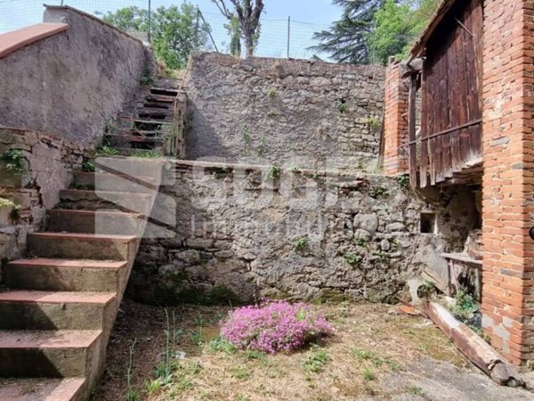 appartamento in vendita a Bucine