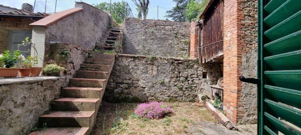 appartamento in vendita a Bucine