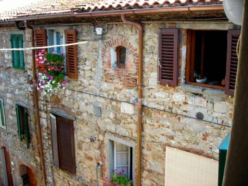 appartamento in vendita a Bucine in zona Badia Agnano