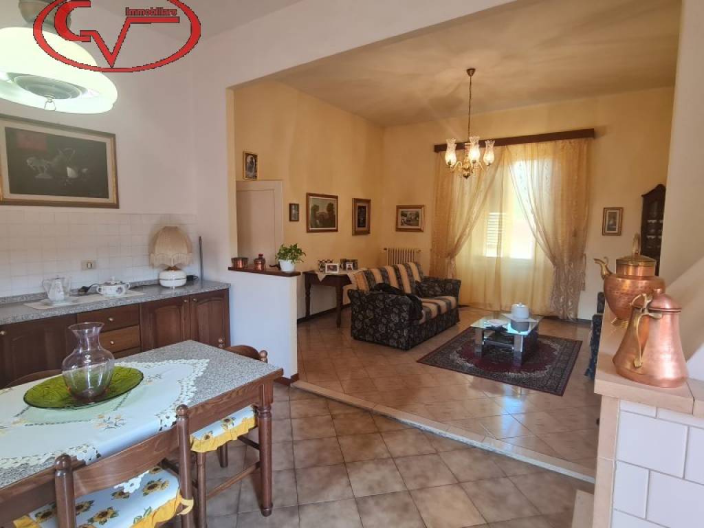 casa semindipendente in vendita a Bucine in zona Badia Agnano