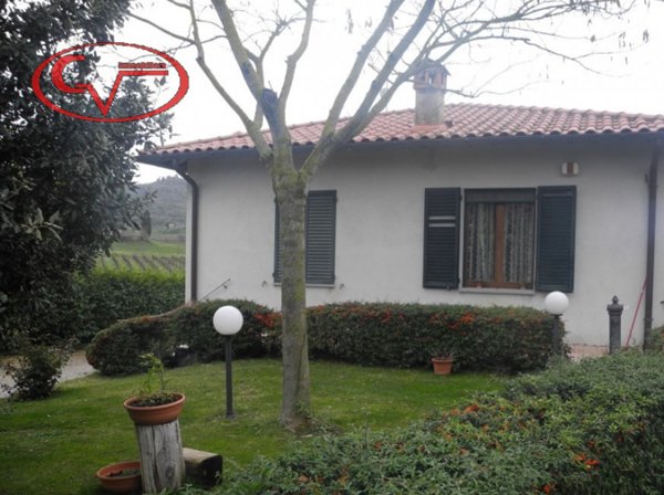 casa indipendente in vendita a Bucine