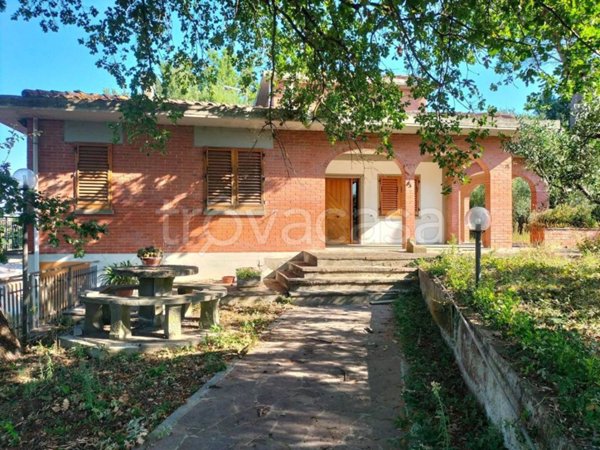 casa indipendente in vendita a Bucine